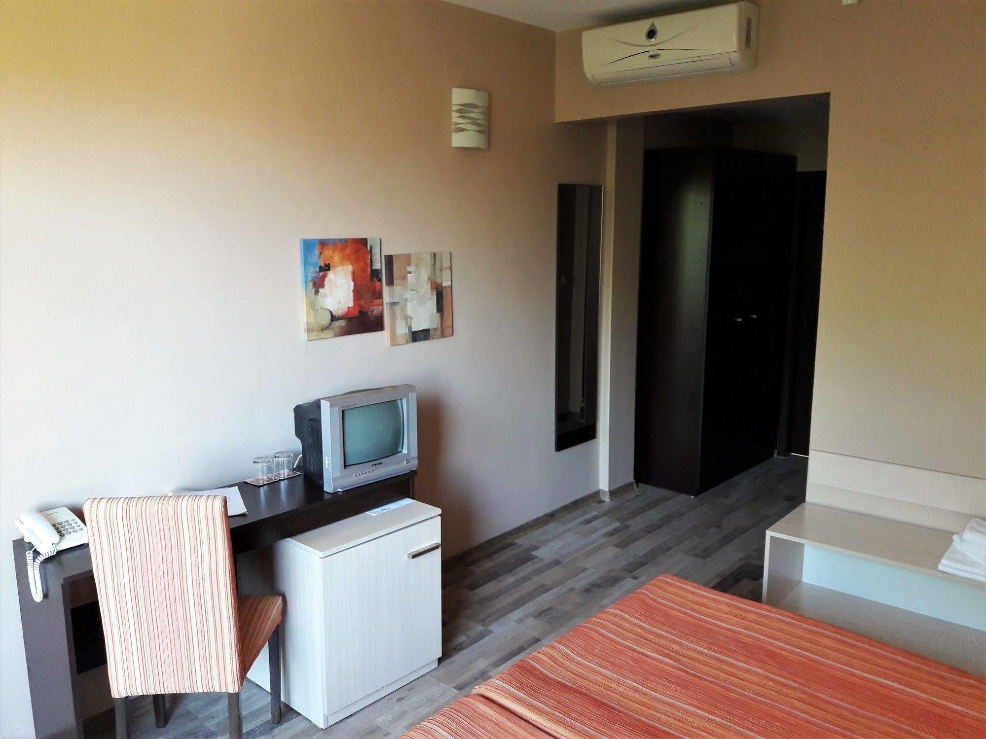 Motivi Hotel Άγιος Κωνσταντίνος και Ελένη Εξωτερικό φωτογραφία