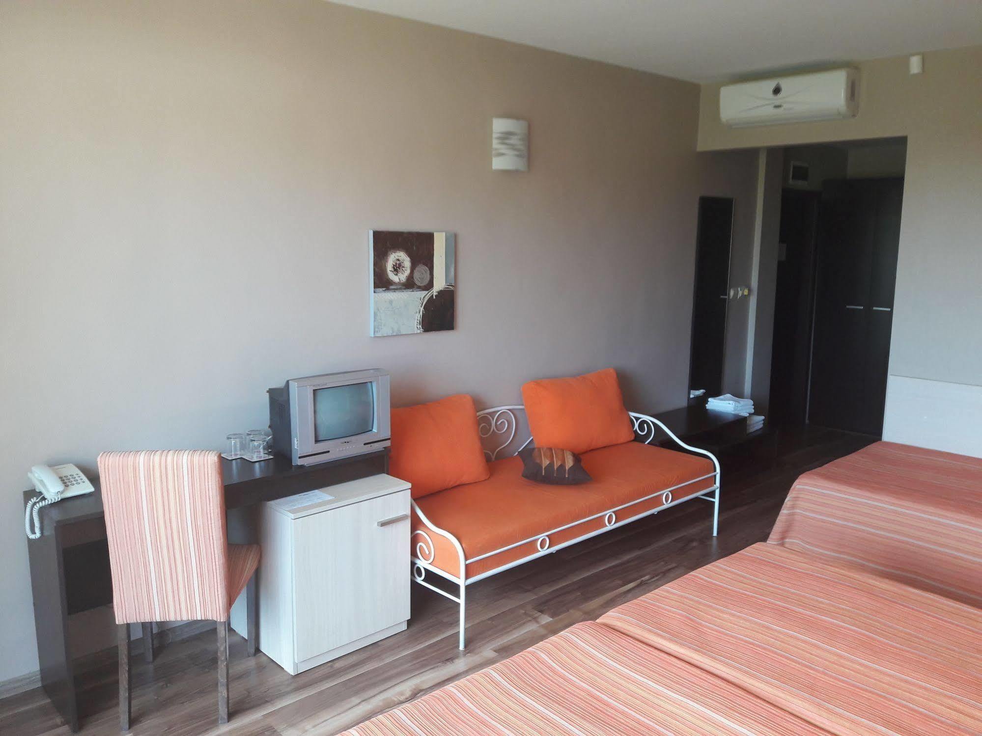 Motivi Hotel Άγιος Κωνσταντίνος και Ελένη Εξωτερικό φωτογραφία